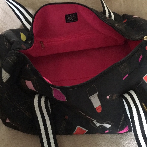 Avon Favorites Duffle Bag - Picture 3 of 4